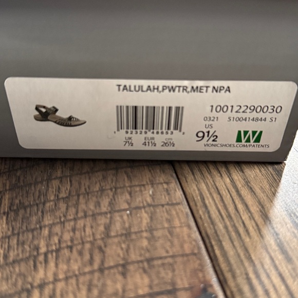 Vionic NWT Talulah Strappy Comfort Sandal Metallic Pewter 9.5‎ wide - Picture 2 of 8